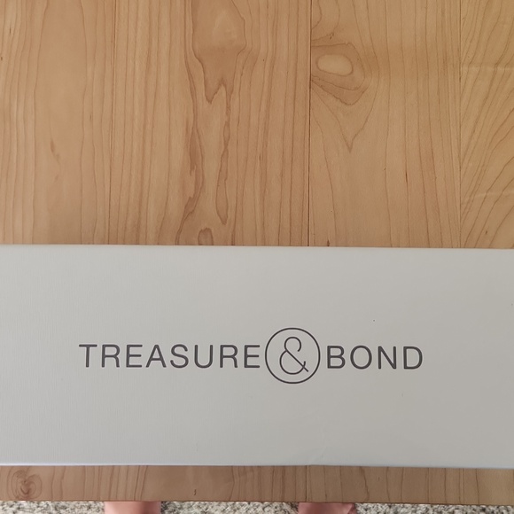 Treasure & Bond slides, 8M, NIB - Picture 6 of 6